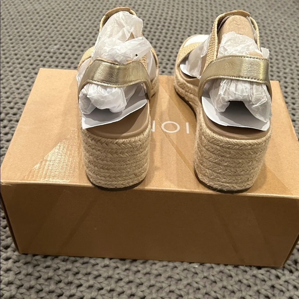 Vionic Calera Gold Wedge 6.5 Wide